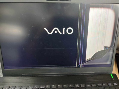 VAIO S15 VJS153C11N 画面が破損